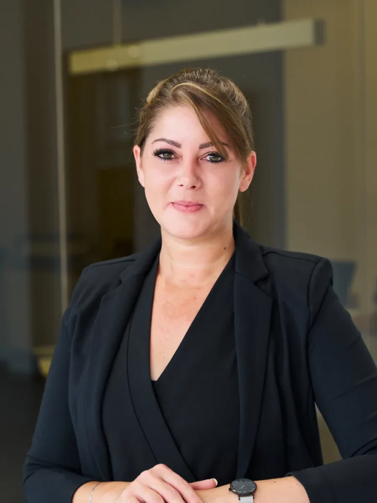Nicole Riepl, Controlling